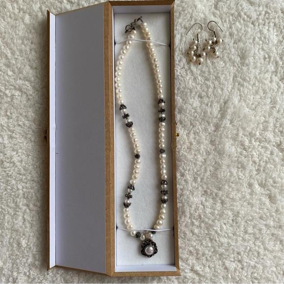 Vintage Pearl Necklace & Earrings - Picture 5 of 11